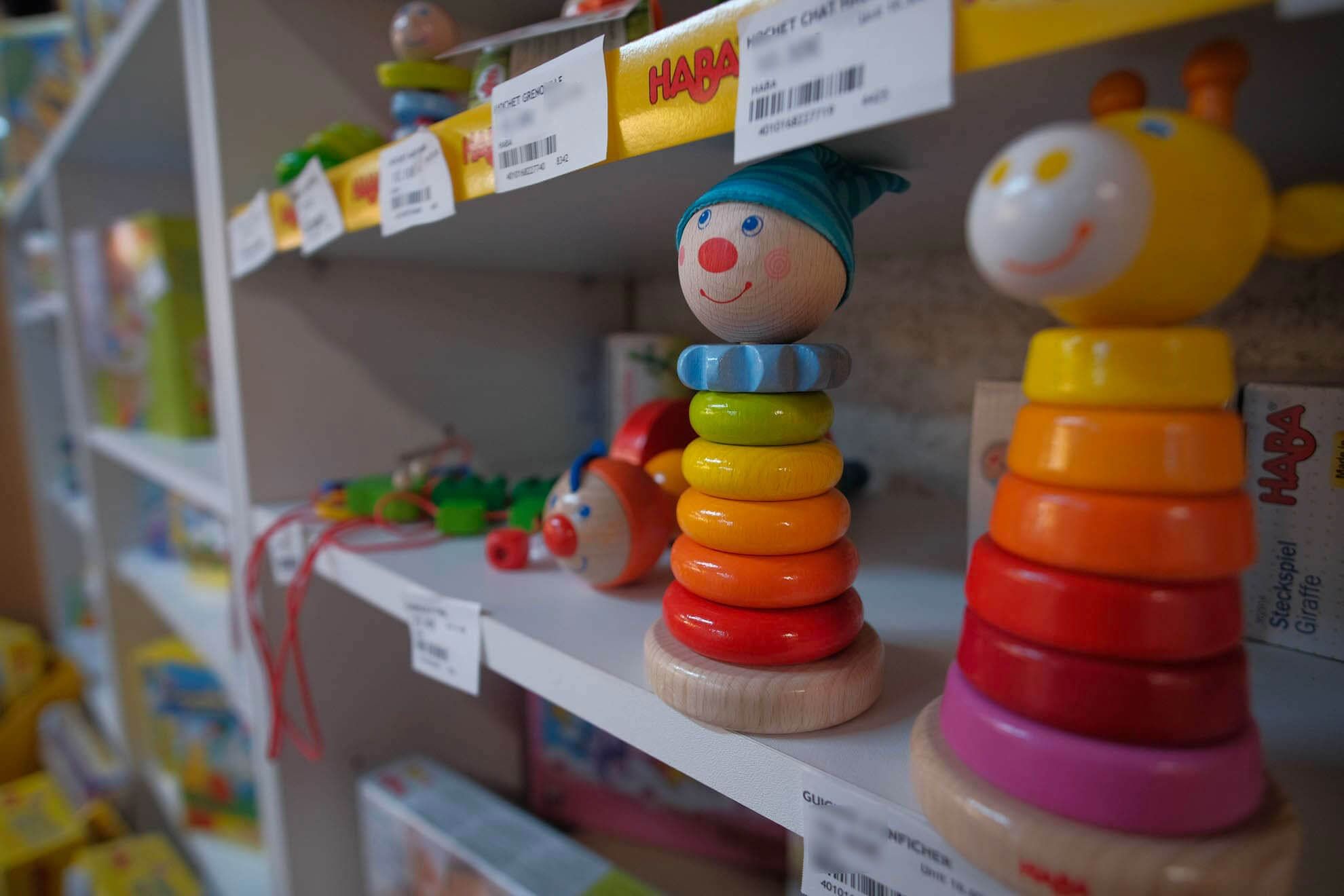 Jouets d’éveil en bois
